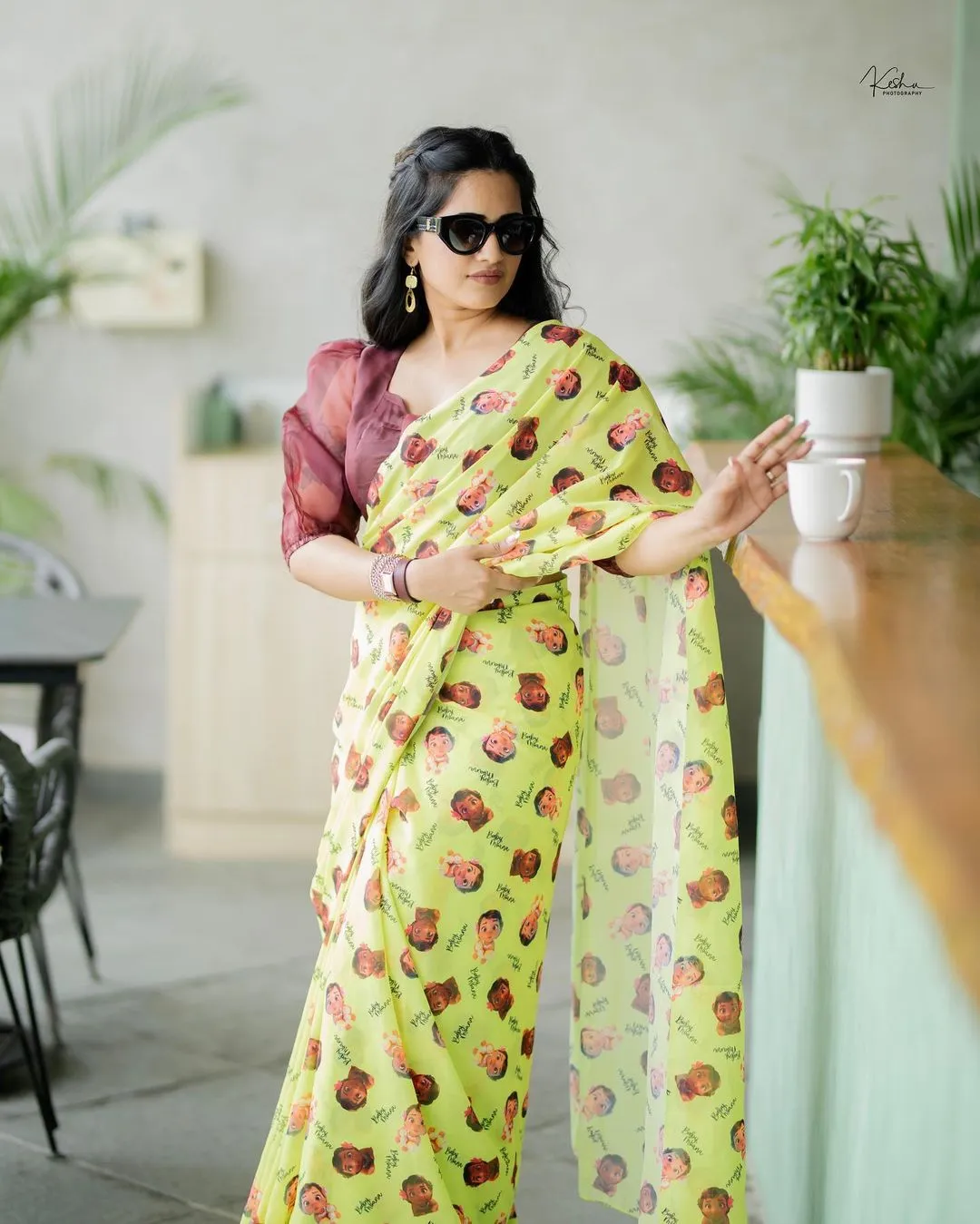 INDIAN TV ACTRESS SRAVANTHI CHOKARAPU IN YELLOW SAREE MAROON BLOUSE 5